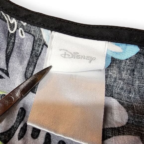 Disney Stitch Black Floral Scrub Top Medium - Picture 3 of 6